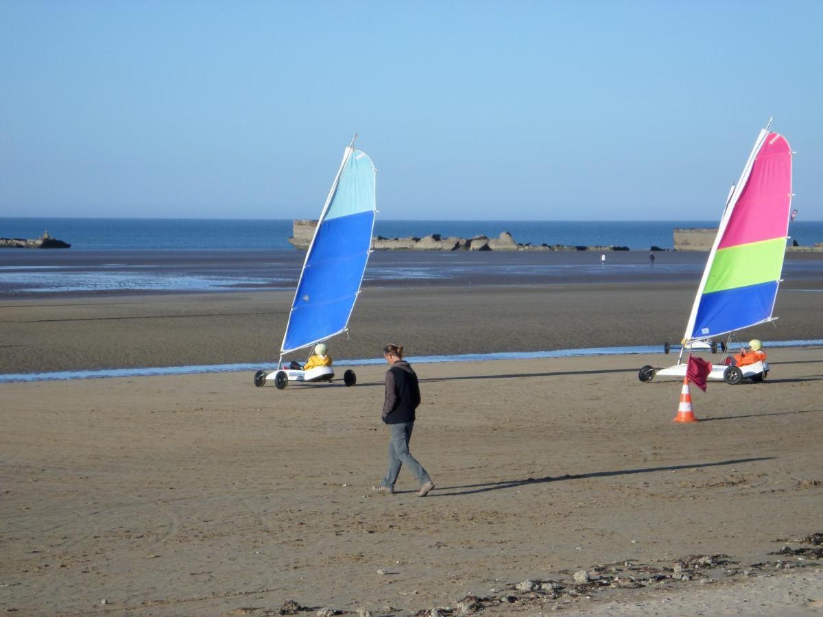 Gites "Plage" Ou "Pieds Dans L'Eau" En Front De Mer A Asnelles , 3Km D'Arromanches, 10Km De Bayeux المظهر الخارجي الصورة